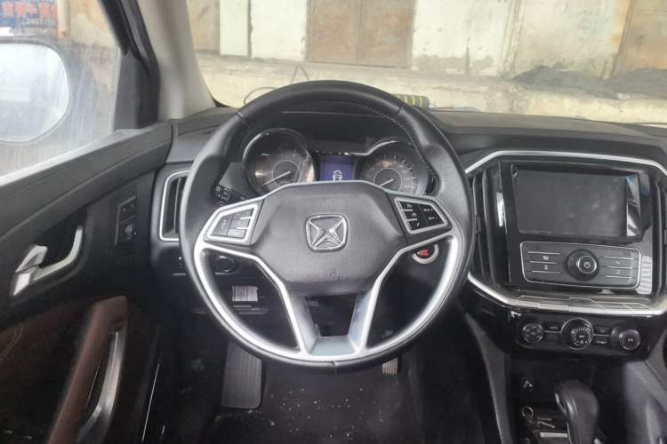Used JMC Yusheng S350 2016 2.0T Automatic All-Wheel Drive Gasoline Luxury Edition 5 Seats Steering Wheel