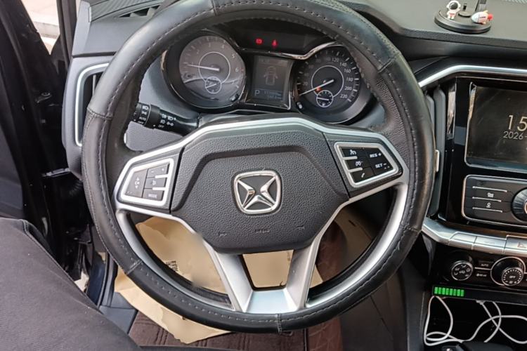 Used JMC Yusheng S350 2016 2.0T Automatic 4x4 Gasoline Luxury Version with Sunroof 7 Seats Steering Wheel