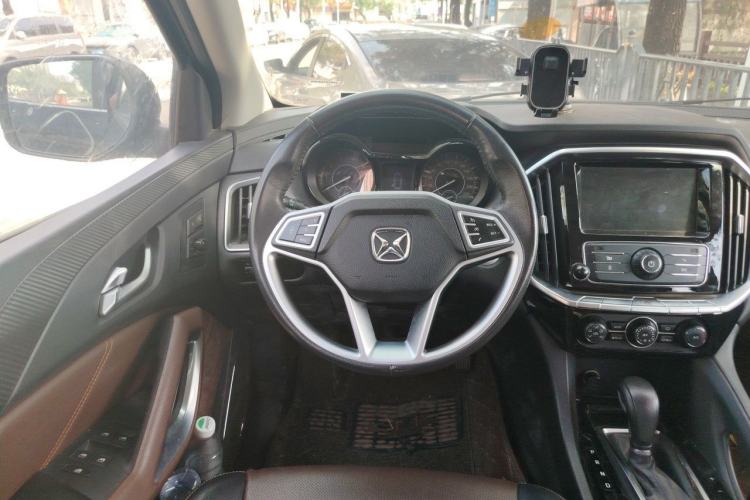 Used JMC Yusheng S350 2016 2.0T Automatic Two-Wheel Drive Gasoline Ultra-Luxury 7-Seater Steering Wheel