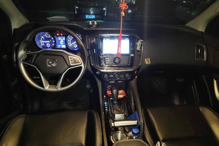 Used JMC Yusheng S350 2016 2.0T Automatic All-Wheel Drive Gasoline Ultra-Luxury 5-Seater Center Console