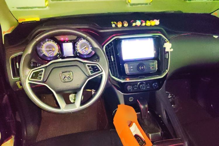Used JMC Yusheng S350 2016 2.0T Automatic 2WD Gasoline Luxury Version with Sunroof 7 Seats Center Console