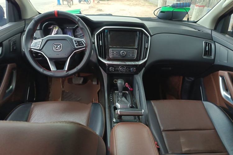 Used JMC Yusheng S350 2016 2.0T Automatic All-Wheel Drive Gasoline Luxury Version with Sunroof 5 Seats Center Console