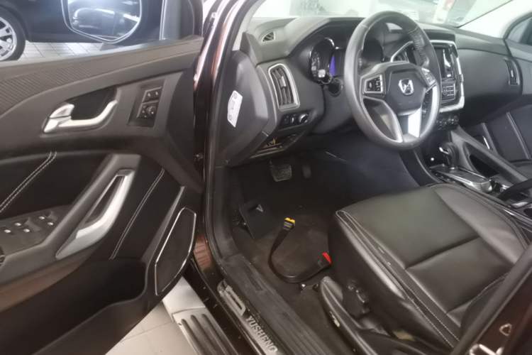 Used JMC Yusheng S350 2016 2.4T Automatic 4x4 Diesel Luxury 5-Seater Driver Seat
