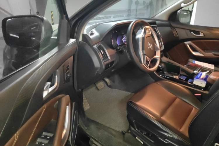 Used JMC Yusheng S350 2016 2.0T Automatic 2WD Gasoline Luxury Version with Sunroof 7 Seats Driver Seat