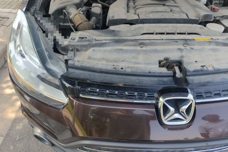 Used JMC Yusheng S350 2016 2.0T Automatic Two-Wheel Drive Gasoline Ultra-Luxury 7-Seater Engine Bay Right