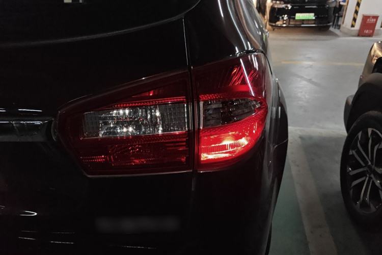Used JMC Yusheng S350 2016 2.0T Automatic Two-Wheel Drive Gasoline Luxury Version with Sunroof 5 Seats Exterior 6