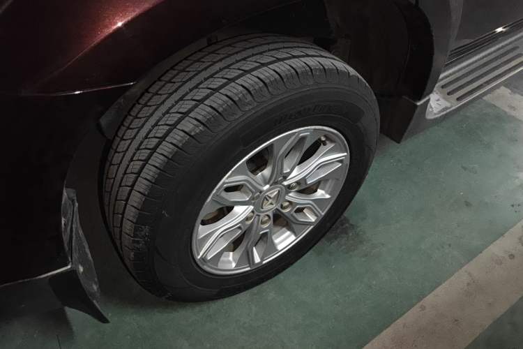 Used JMC Yusheng S350 2016 2.0T Automatic Two-Wheel Drive Gasoline Luxury Version with Sunroof 5 Seats Exterior 8