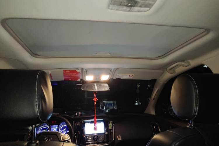 Used JMC Yusheng S350 2016 2.0T Automatic All-Wheel Drive Gasoline Ultra-Luxury 5-Seater Headliner