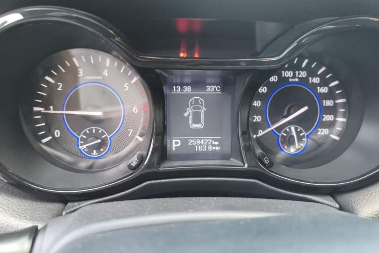 Used JMC Yusheng S350 2016 2.0T Automatic All-Wheel Drive Gasoline Ultra-Luxury 7-Seater Instrument Cluster
