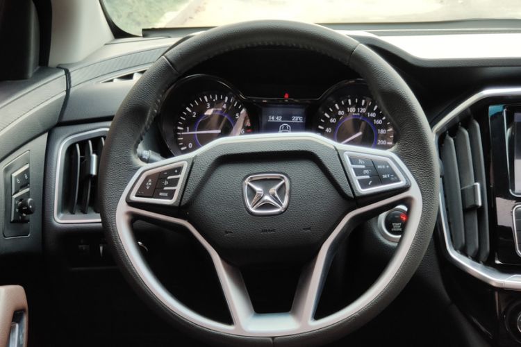 Used JMC Yusheng S350 2016 2.0T Automatic All-Wheel Drive Gasoline Ultra-Luxury 5-Seater Interior 3