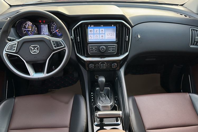 Used JMC Yusheng S350 2016 2.0T Automatic All-Wheel Drive Gasoline Ultra-Luxury 5-Seater Interior 3