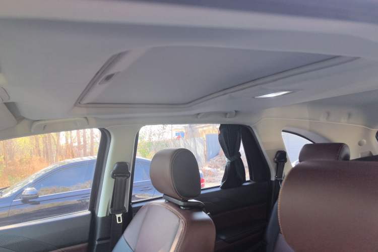 Used JMC Yusheng S350 2016 2.0T Automatic All-Wheel Drive Gasoline Ultra-Luxury 5-Seater Interior 5
