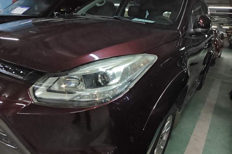 Used JMC Yusheng S350 2016 2.0T Automatic Two-Wheel Drive Gasoline Luxury Version with Sunroof 5 Seats Left Front Headlight