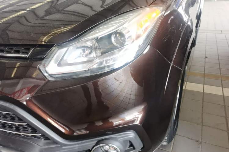 Used JMC Yusheng S350 2016 2.4T Automatic 4x4 Diesel Luxury 5-Seater Left Front Headlight