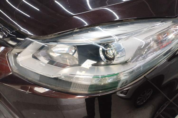 Used JMC Yusheng S350 2016 2.0T Automatic Two-Wheel Drive Gasoline Luxury Edition 5 Seats Left Front Headlight