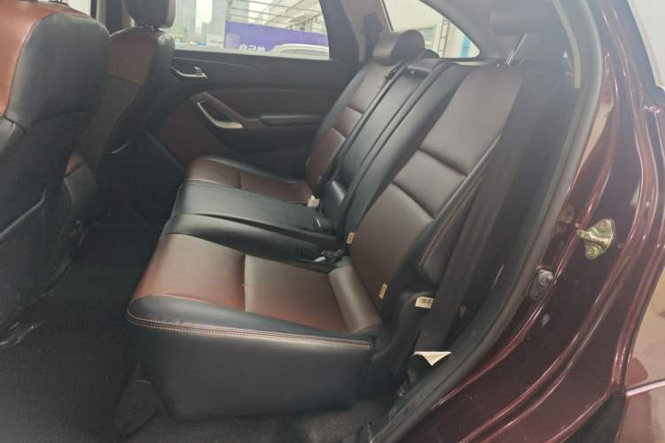Used JMC Yusheng S350 2016 2.0T Automatic All-Wheel Drive Gasoline Luxury Edition 5 Seats Left Rear Seat