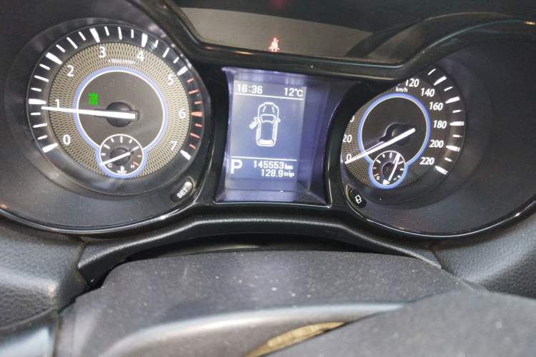 Used JMC Yusheng S350 2016 2.0T Automatic All-Wheel Drive Gasoline Ultra-Luxury 5-Seater Odometer Close Up