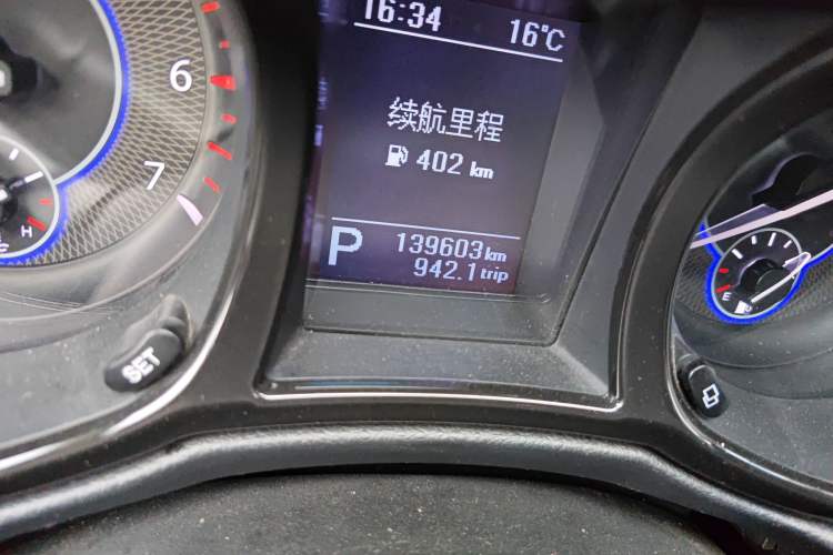 Used JMC Yusheng S350 2016 2.0T Automatic Two-Wheel Drive Gasoline Luxury Edition 5 Seats Odometer Close Up