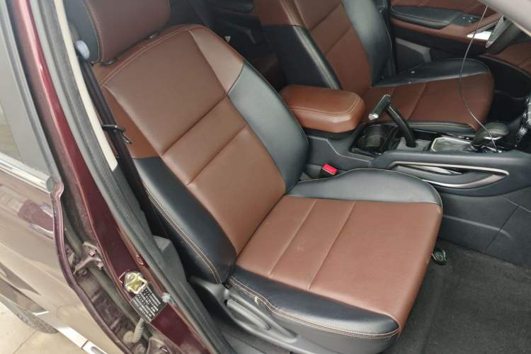 Used JMC Yusheng S350 2016 2.0T Automatic All-Wheel Drive Gasoline Luxury Edition 5 Seats Right Front Seat