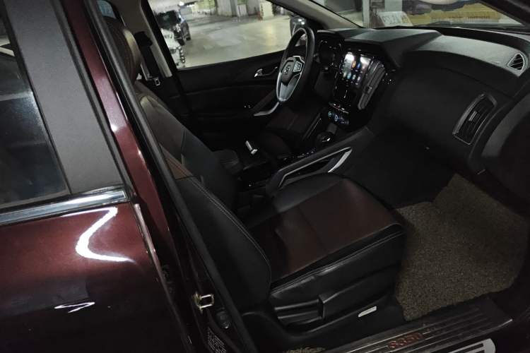 Used JMC Yusheng S350 2016 2.0T Automatic Two-Wheel Drive Gasoline Luxury Version with Sunroof 5 Seats Right Front Seat