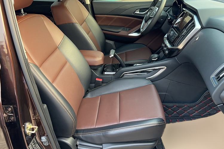 Used JMC Yusheng S350 2016 2.0T Automatic All-Wheel Drive Gasoline Ultra-Luxury 5-Seater Right Front Seat