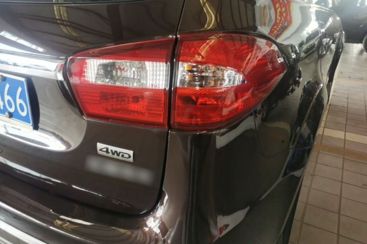 Used JMC Yusheng S350 2016 2.4T Automatic 4x4 Diesel Luxury 5-Seater Right Rear Taillight