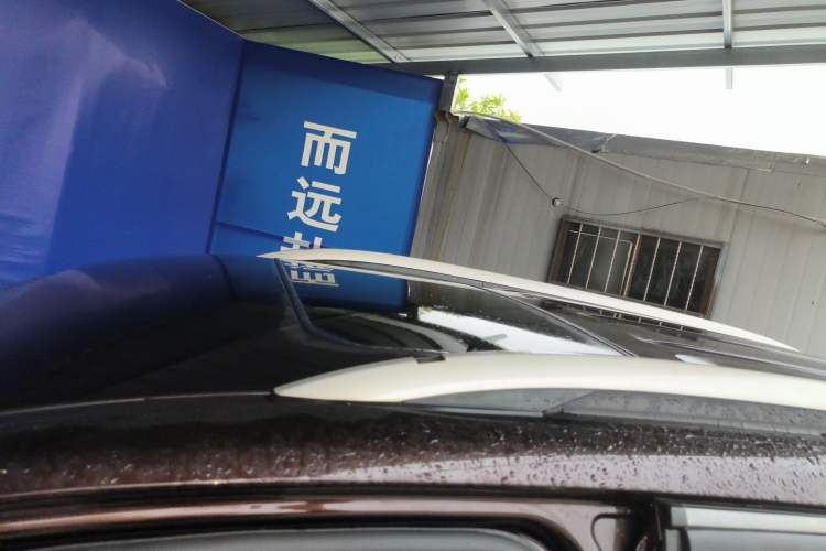 Used JMC Yusheng S350 2016 2.0T Manual 4x4 Gasoline Luxury Version with Sunroof 7 Seats Roof