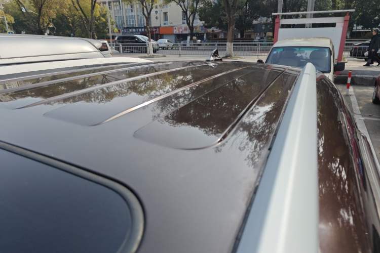 Used JMC Yusheng S350 2016 2.0T Automatic Two-Wheel Drive Gasoline Luxury Version with Sunroof 5 Seats Roof