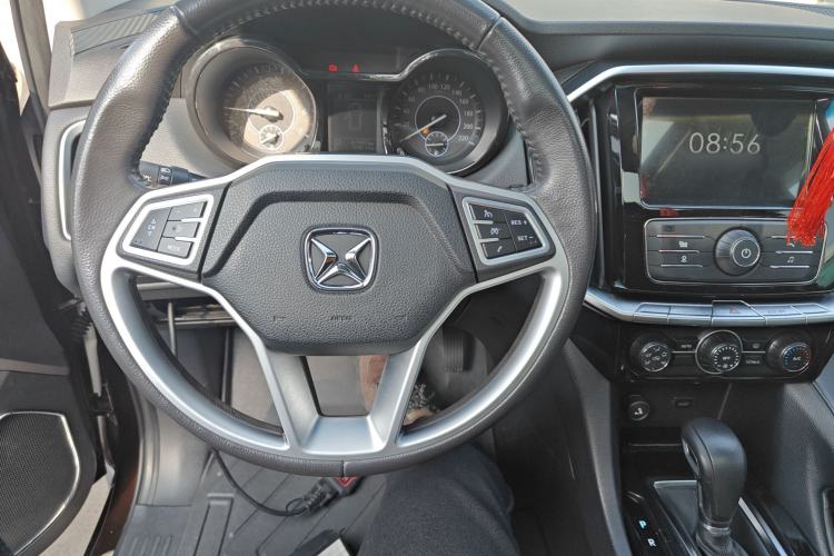 Used JMC Yusheng S350 2016 2.0T Automatic Two-Wheel Drive Gasoline Luxury Version with Sunroof 5 Seats Steering Wheel