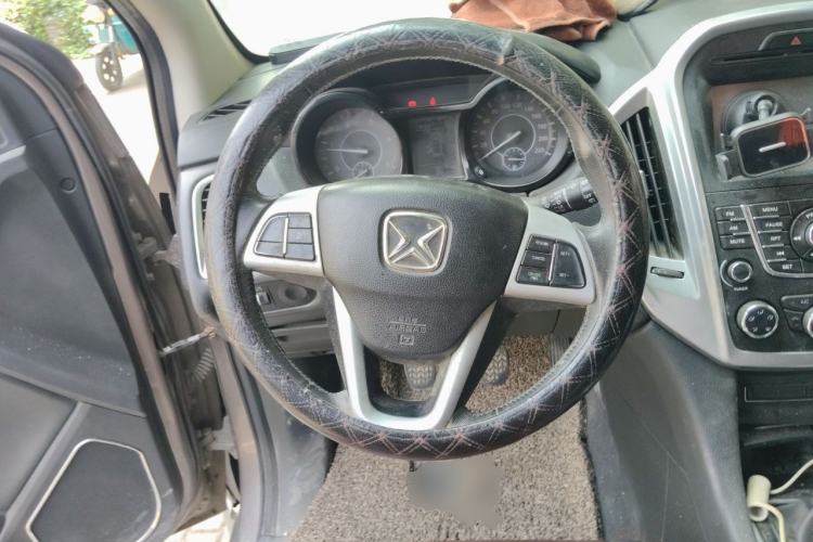 Used JMC Yusheng S350 2016 2.4T Manual Two-Wheel Drive Diesel Luxury Edition 5 Seats Steering Wheel