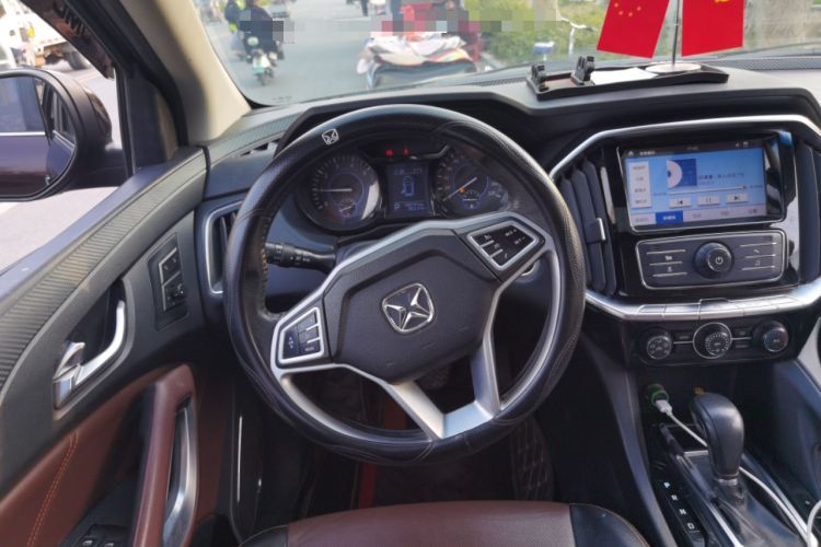 Used JMC Yusheng S350 2016 2.0T Automatic Two-Wheel Drive Gasoline Luxury Version with Sunroof 5 Seats Steering Wheel