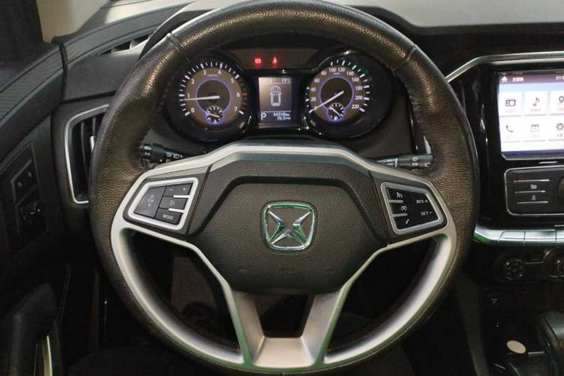 Used JMC Yusheng S350 2016 2.0T Automatic Two-Wheel Drive Gasoline Luxury Edition 5 Seats Steering Wheel