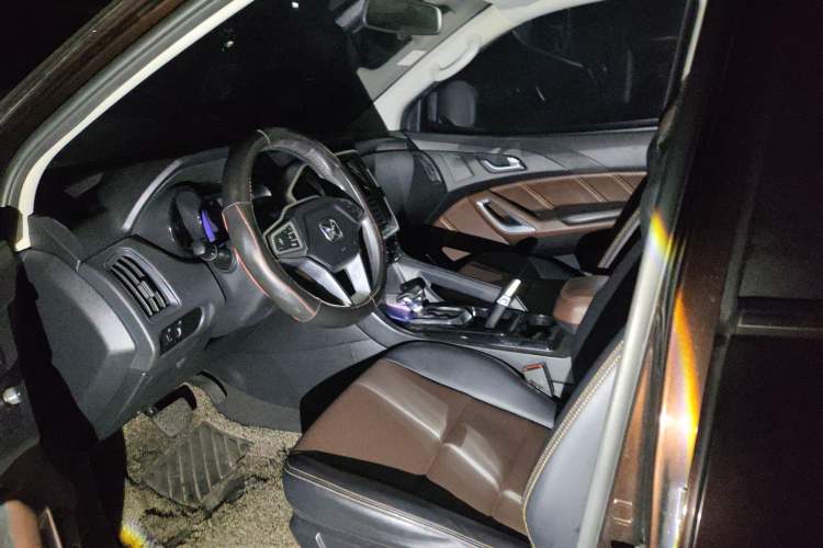 Used JMC Yusheng S350 2016 2.0T Automatic Two-Wheel Drive Gasoline Luxury Version with Sunroof 5 Seats Left Front Seat