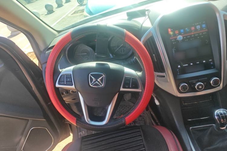Used JMC Yusheng S350 2016 2.4T Manual 4x4 Diesel Luxury Edition 5-Seater Steering Wheel