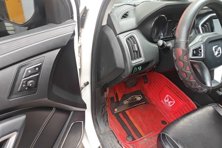 Used JMC Yusheng S350 2016 2.0T Automatic 2WD Gasoline Luxury Version with Sunroof 7 Seats Driver Seat