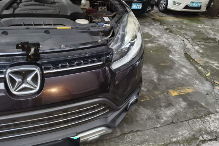 Used JMC Yusheng S350 2016 2.0T Automatic 2WD Gasoline Luxury 7-Seater Engine Bay Left