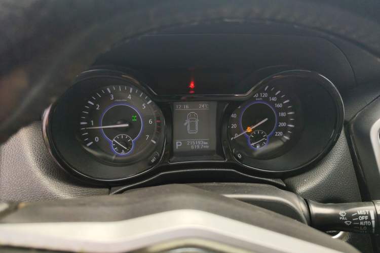 Used JMC Yusheng S350 2016 2.0T Automatic All-Wheel Drive Gasoline Ultra-Luxury 5-Seater Instrument Cluster