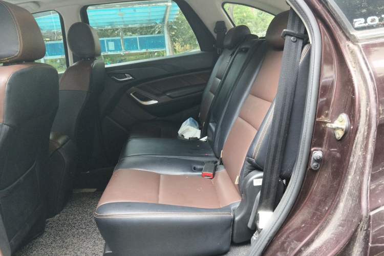 Used JMC Yusheng S350 2016 2.0T Automatic All-Wheel Drive Gasoline Ultra-Luxury 5-Seater Left Rear Seat