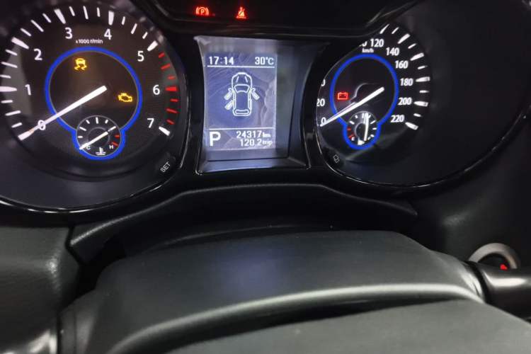 Used JMC Yusheng S350 2016 2.0T Automatic 2WD Gasoline Luxury 7-Seater Odometer Close Up