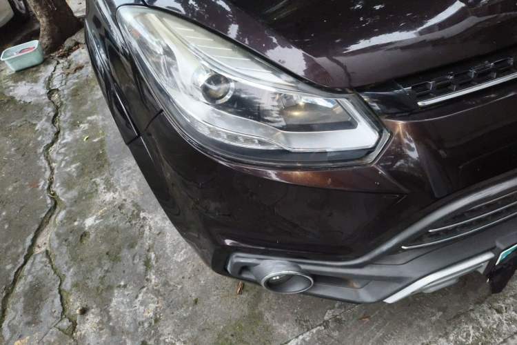 Used JMC Yusheng S350 2016 2.0T Automatic 2WD Gasoline Luxury 7-Seater Right Front Headlight