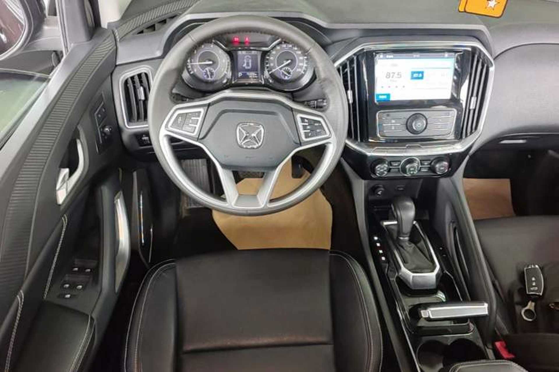 Used JMC Yusheng S350 2016 2.0T Automatic Two-Wheel Drive Gasoline Luxury Version with Sunroof 5 Seats Steering Wheel