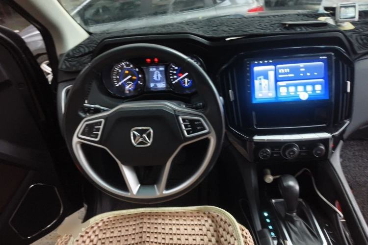 Used JMC Yusheng S350 2016 2.0T Automatic 2WD Gasoline Luxury 7-Seater Steering Wheel