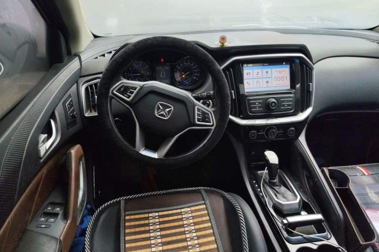 Used JMC Yusheng S350 2016 2.0T Automatic All-Wheel Drive Gasoline Ultra-Luxury 5-Seater Steering Wheel