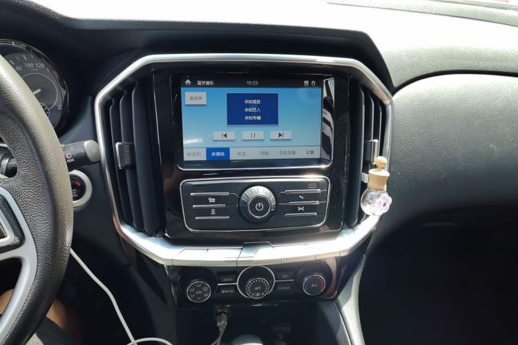 Used JMC Yusheng S350 2016 2.0T Automatic All-Wheel Drive Gasoline Ultra-Luxury 7-Seater Audio And AC Panel