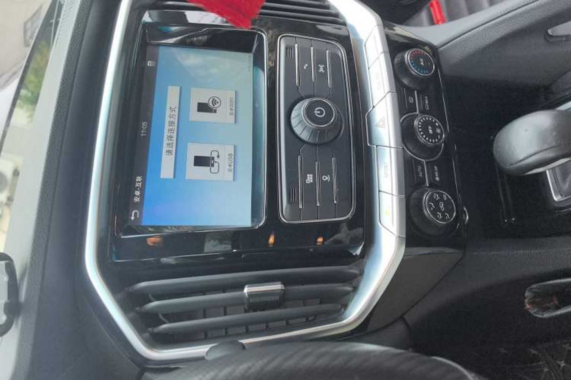 Used JMC Yusheng S350 2016 2.0T Automatic All-Wheel Drive Gasoline Ultra-Luxury 7-Seater Audio And AC Panel