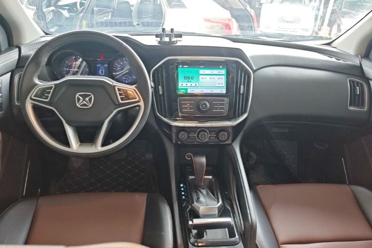 Used JMC Yusheng S350 2016 2.0T Automatic Two-Wheel Drive Gasoline Luxury Version with Sunroof 5 Seats Center Console