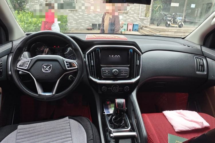 Used JMC Yusheng S350 2016 2.0T Manual Two-Wheel Drive Gasoline Luxury Version with Sunroof 5 Seats Center Console