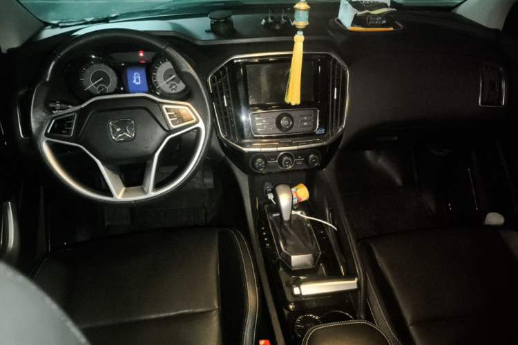 Used JMC Yusheng S350 2016 2.0T Automatic All-Wheel Drive Gasoline Ultra-Luxury 5-Seater Center Console