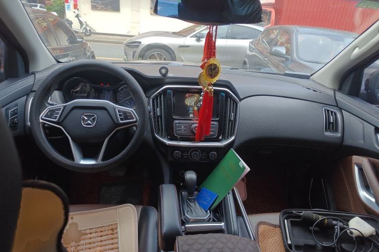Used JMC Yusheng S350 2016 2.0T Automatic 2WD Gasoline Luxury Version with Sunroof 7 Seats Center Console