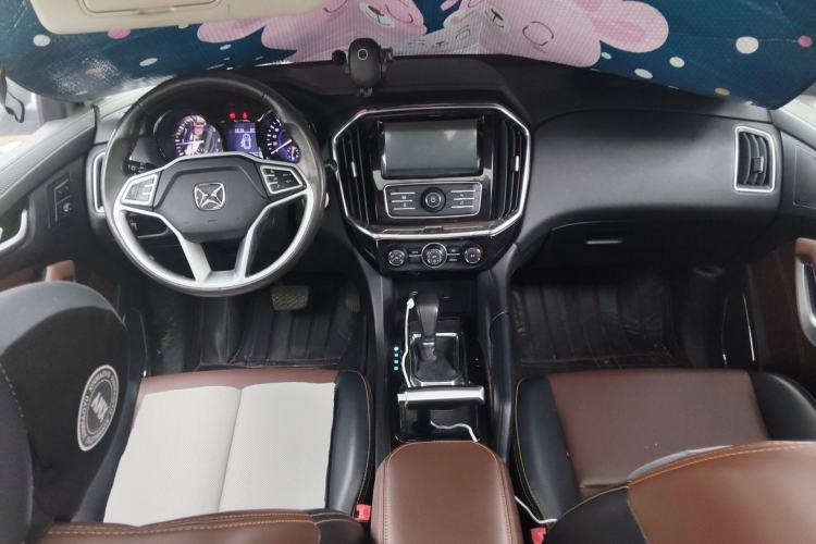 Used JMC Yusheng S350 2016 2.0T Automatic Two-Wheel Drive Gasoline Luxury Version with Sunroof 5 Seats Center Console